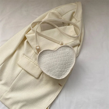 2024 Trend Fashion Heart Shaped Shoulder Bag Large Capacity Simple Fresh Portable Crossbody Handbags Solid Casual Bolsas Mujer