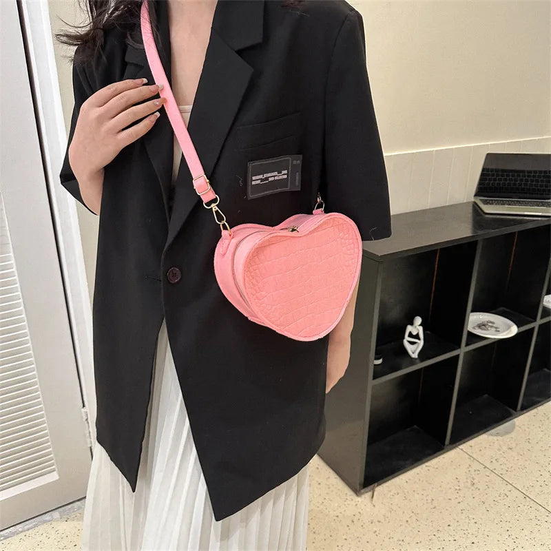 2024 Trend Fashion Heart Shaped Shoulder Bag Large Capacity Simple Fresh Portable Crossbody Handbags Solid Casual Bolsas Mujer