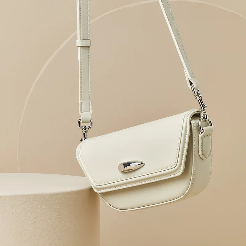 2024 leather strawberry bag, cowhide mobile phone bag, hand-held crossbody bag, popular Chinese style bag