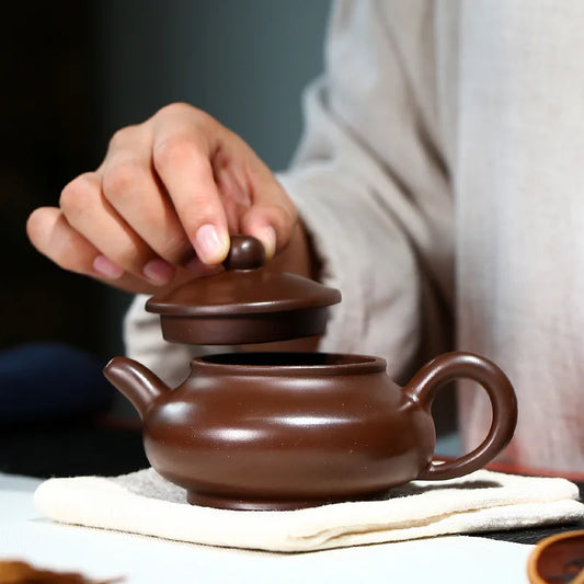 220cc Yixing Purple Clay Teapot Sets 5pcs Kungfu Tea Set 1 Teapot 4 Cups Handmade Zisha Tea Pot Xishi Small Bubble Filter Pot