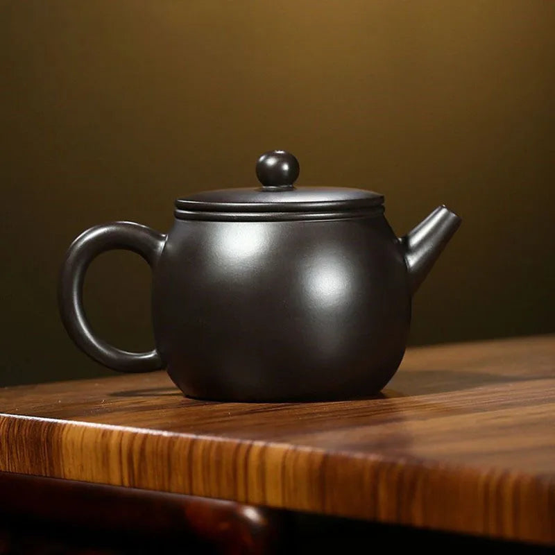 220ml Yixing Purple Clay Teapot Master Handmade Large Diameter Tea Pot Raw Ore Black Mud Kettle Chinese Zisha Tea Set Gifts