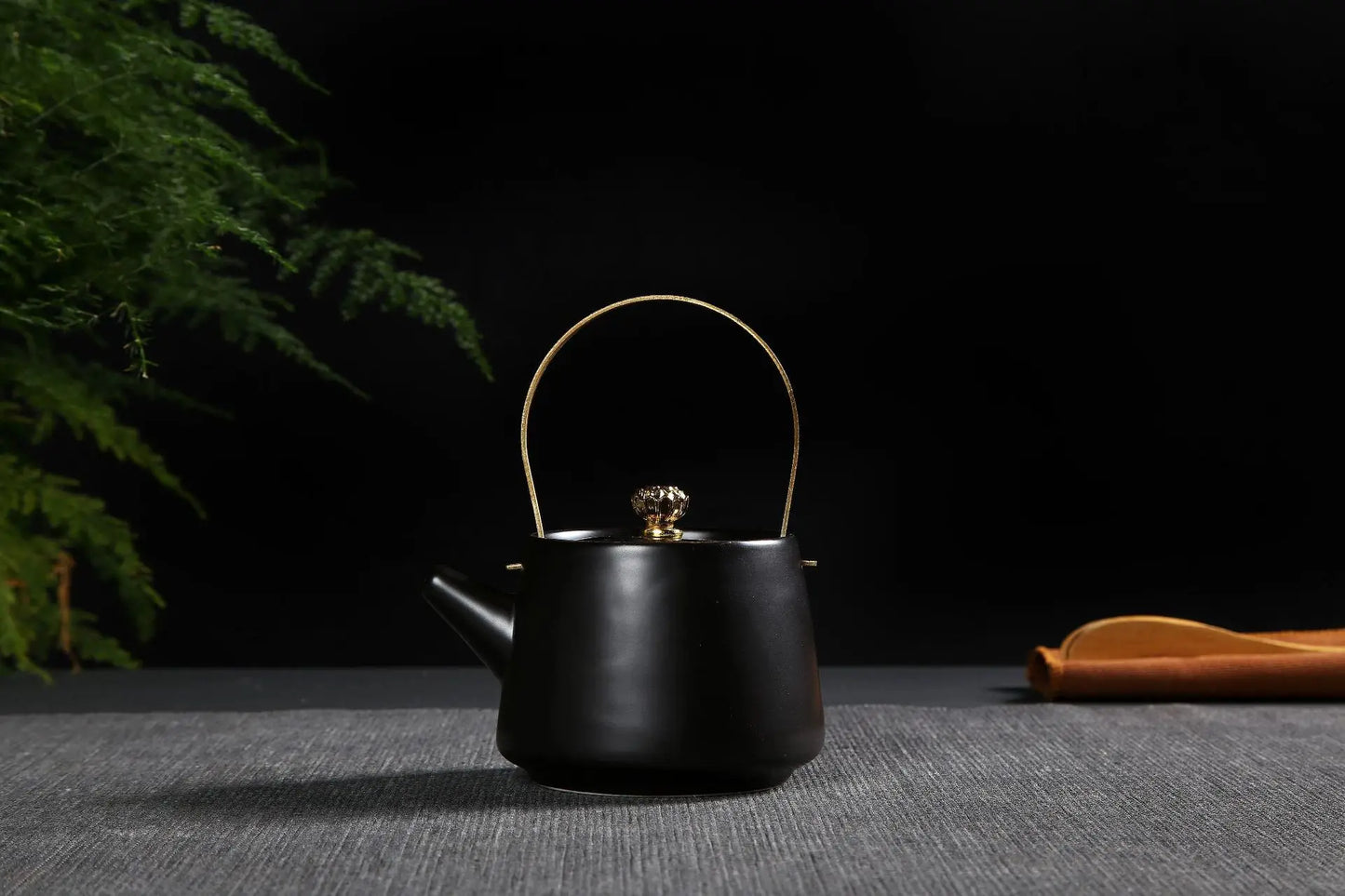 230ml Chinese Style Solid Color Printed Ceramic Matte Handle Teapot with Lid, Festive Party, Business Characteristic Gift
