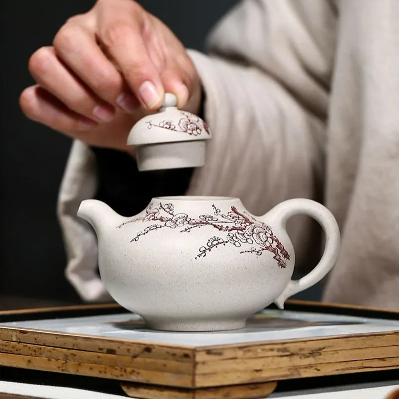 230ml Chinese Yixing Purple Clay Teapots High-end Handmade Plum Bossom Tea Pot Beauty Kettle Raw Ore Zisha Tea Set Collection