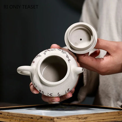 230ml High-end Yixing Purple Clay Teapots Master Hand-carved Plum Blossom Tea Pot Beauty Kettle Chinese Zisha Tea Set Collection