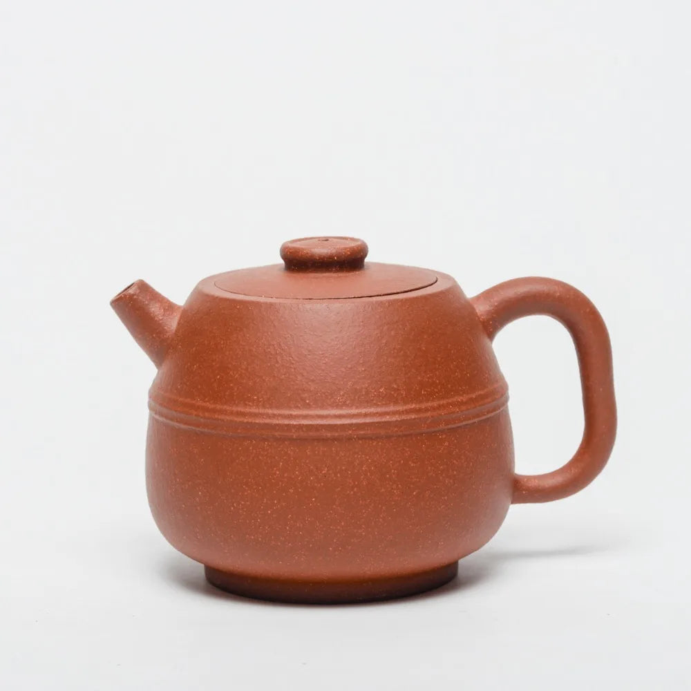 240ml Yixing Zisha Teapot Original Mine Downhill Mud Is Famous Its Hand-made Line Round Pot Teapot Black Tea Jinjunmei Tea Set