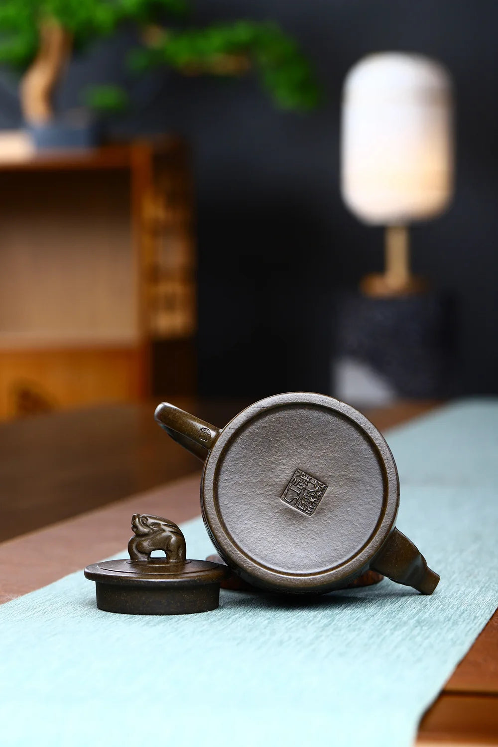 250cc Yixing handmade purple clay pot raw ore Zini Avenue to Jianhu drinking Pu'er kungfu tea set Chinese teapot