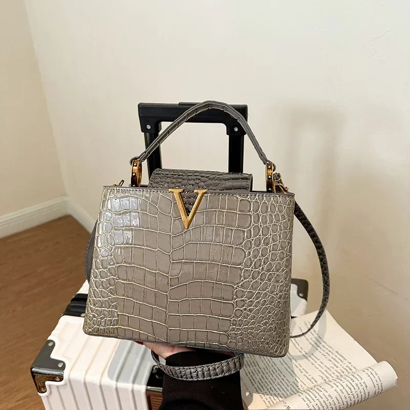 27*19*11cm Luxury Women's Shoulder Bags Designer Backpack Crossbody Shoulder Purses Handbag Women Clutch Travel tote Bag