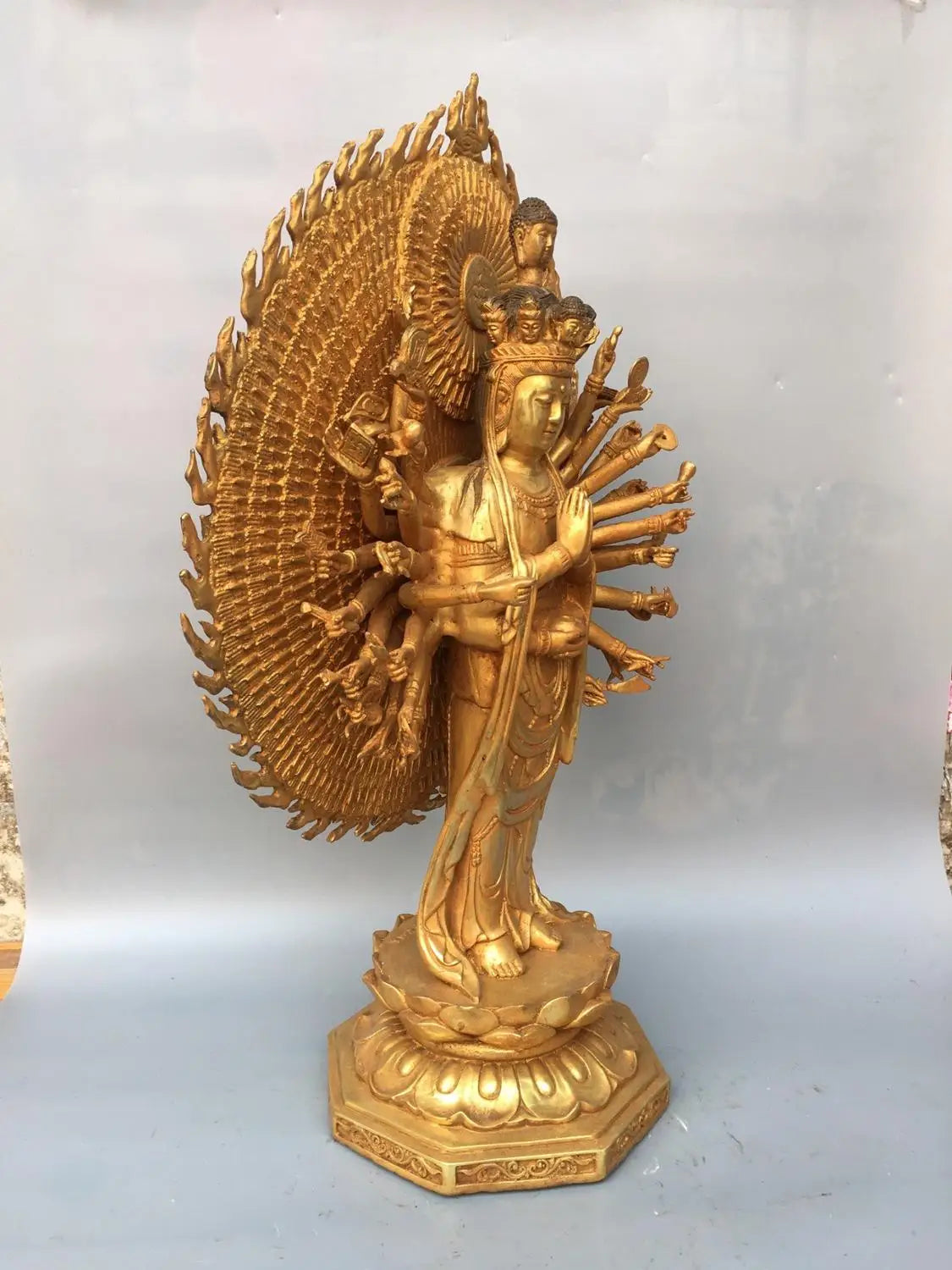 27"Tibet Temple Collection Old Bronze Gilt 1000-arm Guanyin Bodhisattva Backlit Station Buddha Worship Hall Town house