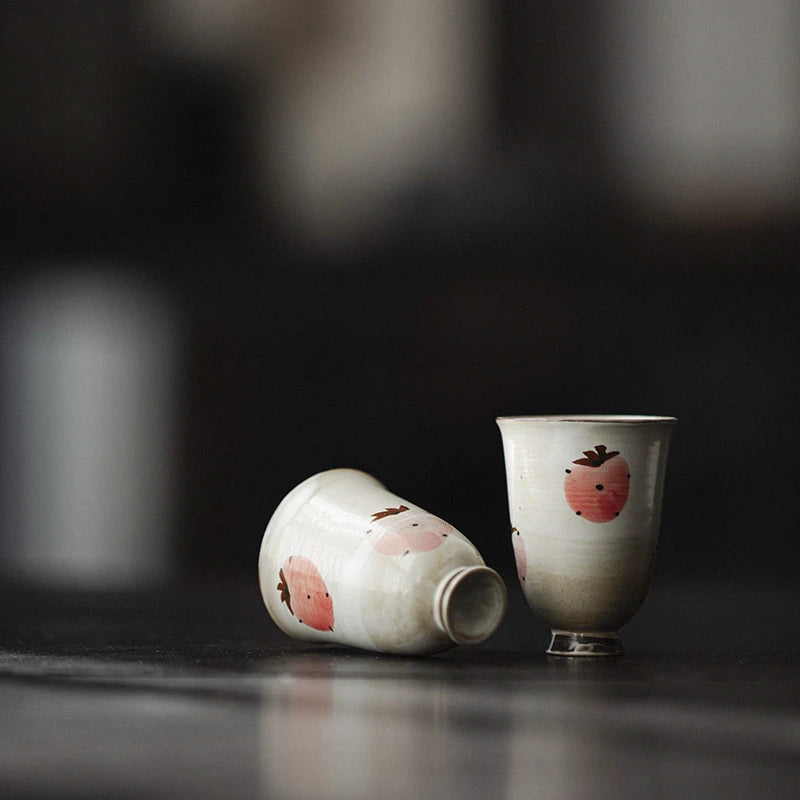 2pc/Set Hand-painted Strawberry Ceramic Tea Cup Japanese Powder Cited Small Master Cup Tall Juxiang Cup Kung Fu Tea Set 30ml