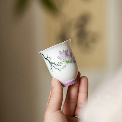 2pc/set Pure Hand Painted Magnolia Ceramic Tea Cup Scholar Female Smell Cup Small Fragrance Master Mug Kung Fu Tea Set Gift 50ml
