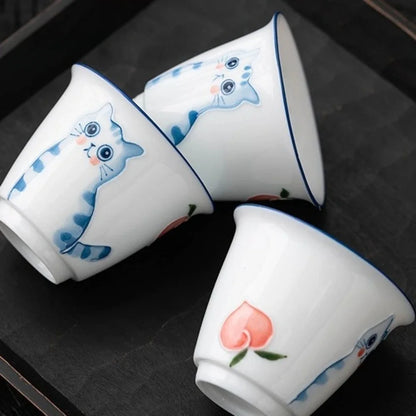 2pcs/et Hand Painted Cute Cat Ceramic Teacup Cute Cup Fragrance Cup Smelling Cup Bamboo Joint Master Cup Chinese Teaset Ornament