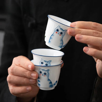 2pcs/et Hand Painted Cute Cat Ceramic Teacup Cute Cup Fragrance Cup Smelling Cup Bamboo Joint Master Cup Chinese Teaset Ornament