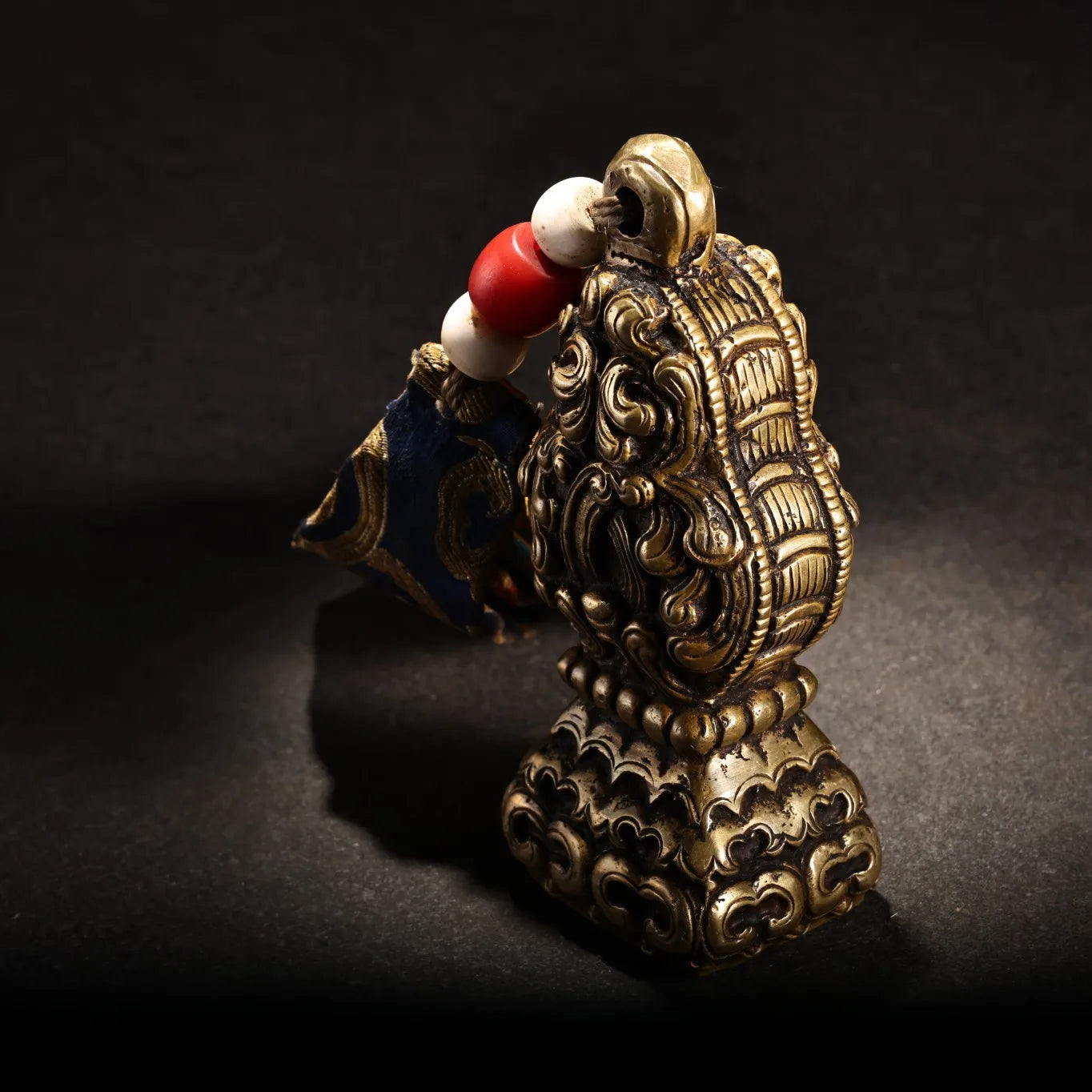 5"Tibetan Temple Collection Old Bronze Animal Pattern Buddha Seal Six Character Proverbs Pendant Amulet Dharma Worship Hall