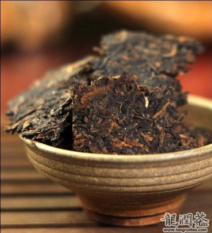 Yunnan Longrun Fermented Pu-erh Tea Cake- Plum Blossom (Year 2011, Fermented)357g