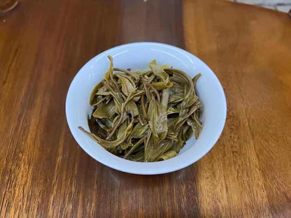 357g,2022 Yunnan XIN YI HAO NaKa 300 raw puerh tea puer Spring green Ancient er