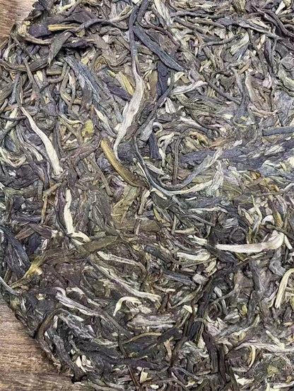 357g,2022 Yunnan XIN YI HAO NaKa 300 raw puerh tea puer Spring green Ancient er