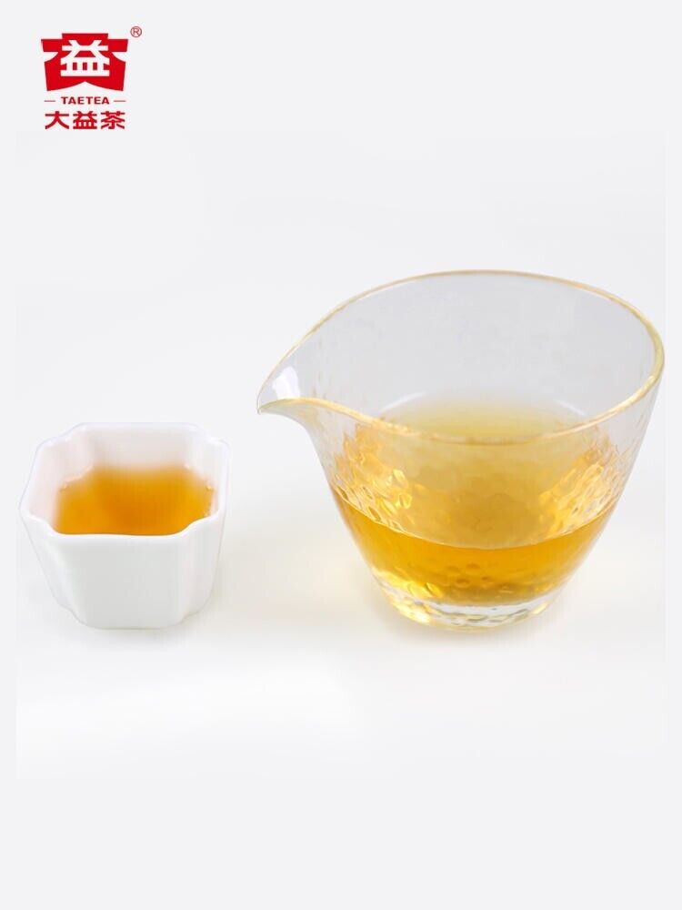 1401 China Yunnan qin pin Pu-erh Raw Puer TAETEA Dayi Pu'er Tea Cake tee, 357g