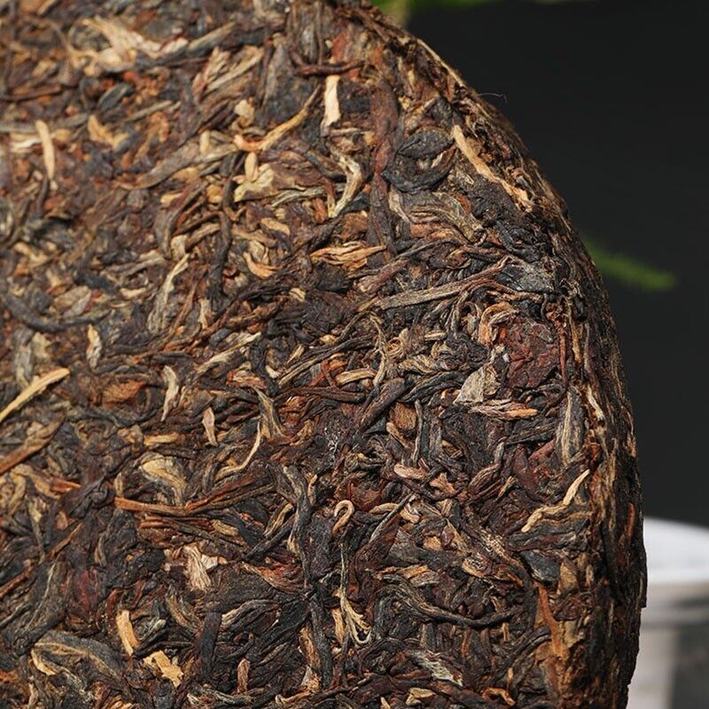 2011 XY Red Belt Iron Cake 8113 Xiaguan Raw Pu erh Tea Factory sheng Puer 357g