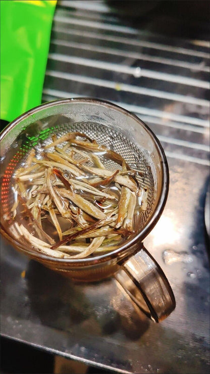 Chinese Baihao YinZhen Fuding Silver Needle White Tea,Famous Bai hao Yin Zhen