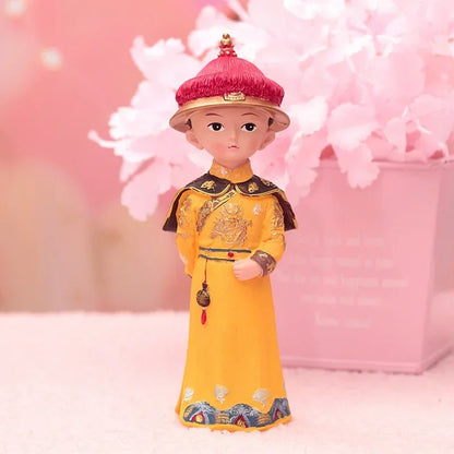6.5 Inch Chinese Emperor Empress Figurine Resin Queen Ornament Traditional Costume Home Decoration Cake Topper Miniature