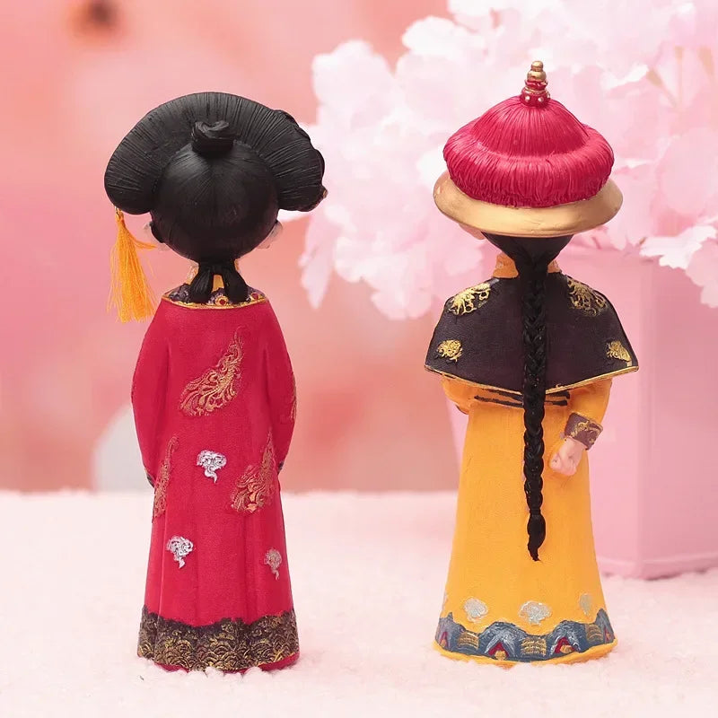 6.5 Inch Chinese Emperor Empress Figurine Resin Queen Ornament Traditional Costume Home Decoration Cake Topper Miniature