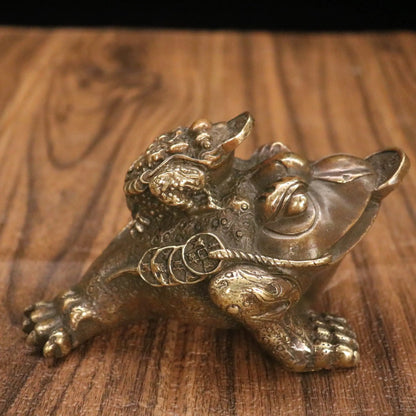 6"Tibetan Temple Collection Old Brass mother and child golden toad Gather fortune wealth ornament Town house Exorcism