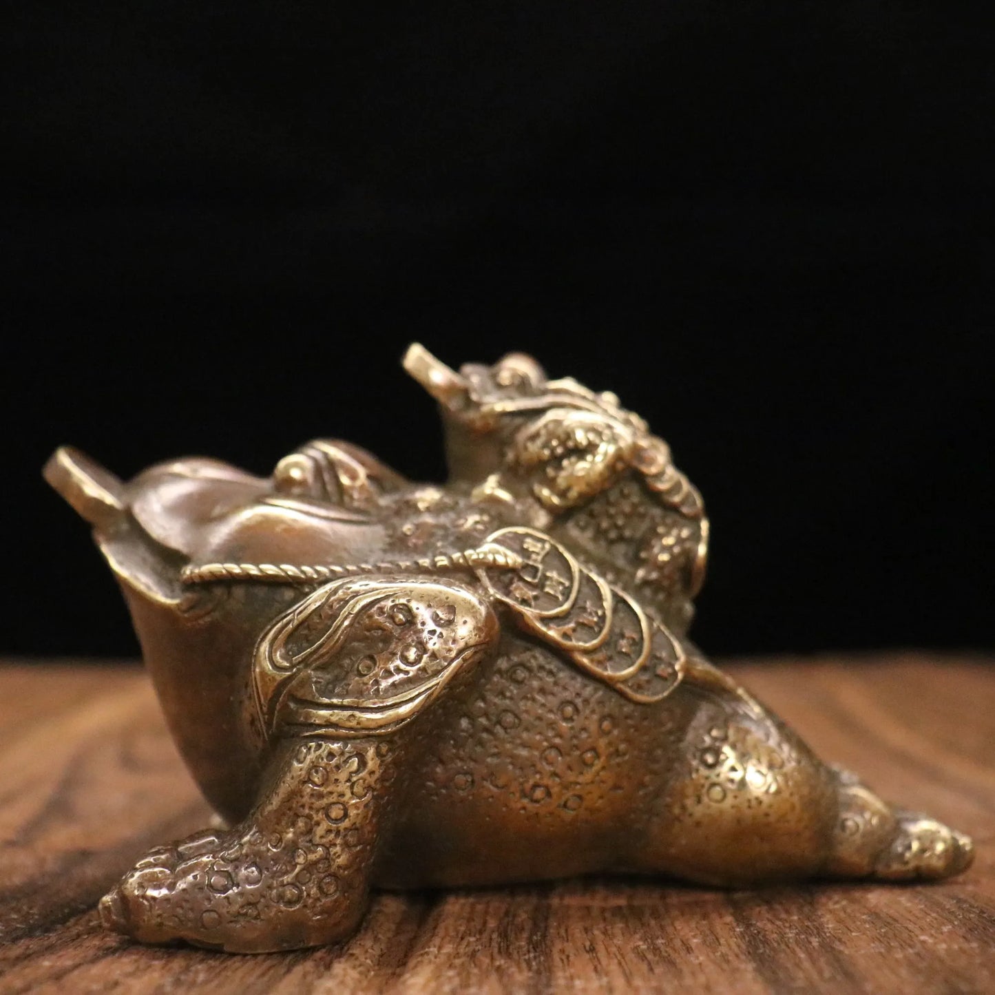 6"Tibetan Temple Collection Old Brass mother and child golden toad Gather fortune wealth ornament Town house Exorcism