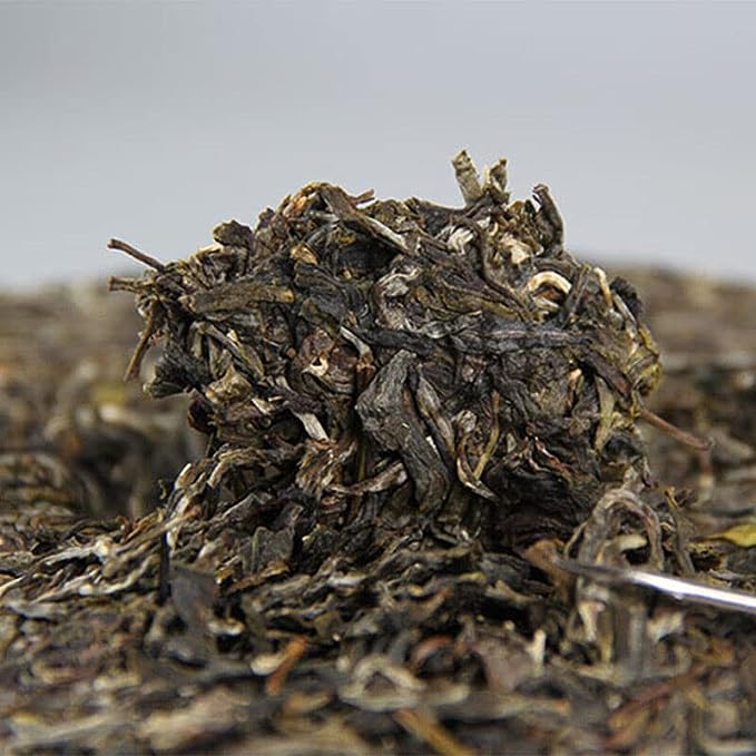 Bu Lang Zhen Wei Classical Raw Puer Tea Spring Raw Materials Puer Tea 357g