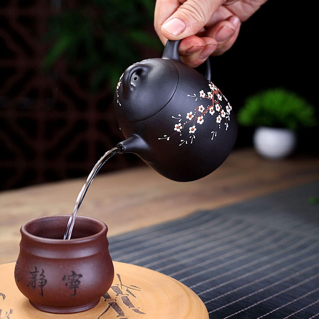 Teapot 240ml / 8oz Chinese Yixing Clay Genuine Black Qinquan Pot Infusers Loose Tea Blooming