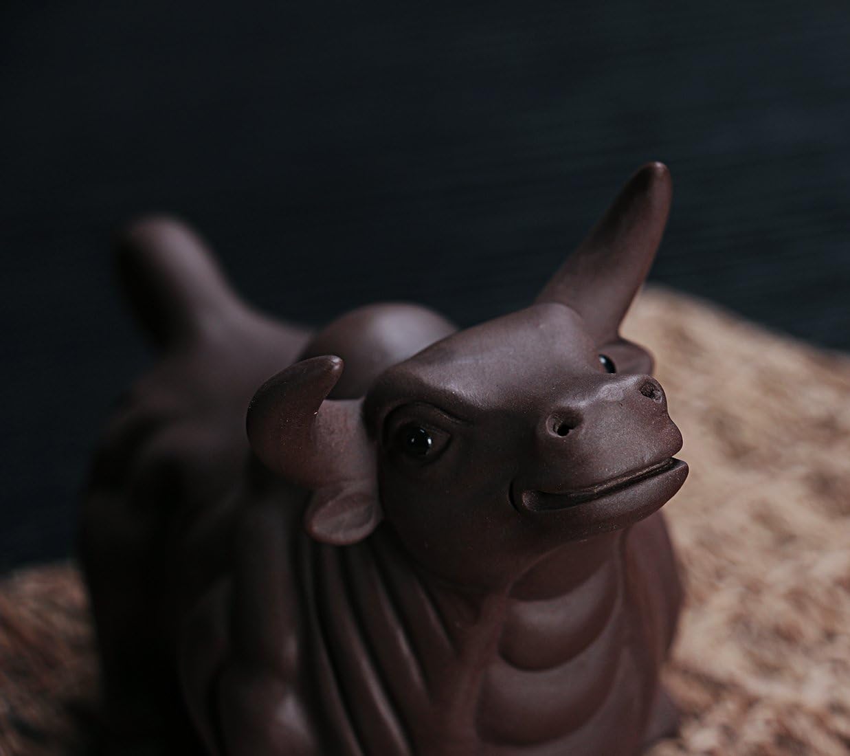 JKCOM Chinese Zisha Tea Pet Water Tea Tray Pet Accessories Handmade Purple Clay Tea Pet for Kungfu Tea Tray A Perfect Gigt for Tea Lovers (Cow)