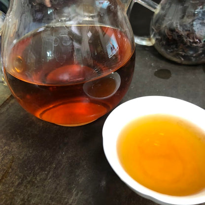 Pu-erh tea,2003,Customized version of Yiwu Laoshuyuan Tea - the finest collection,357g,Raw