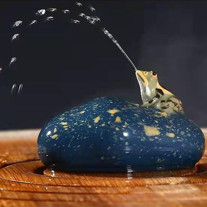LYART Tea Pet Frog That Can Spray Water, Cute Zisha Kung Fu Tea Ornament Accessories of Frog Tea Set, Decoration for Tea Table Desk Tearoom, Great Gift for Tea Lover Friend (1. Frogs and stones)