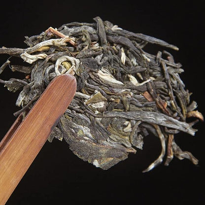 Old Ancient Tree Pressed Pu'er Tea Yunnan Menghai Raw Tea Cake 100g