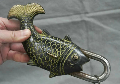 7.2" Rare Antique Old Chinese Bronze Dynasty Year Fish barracuda lock Key Set
