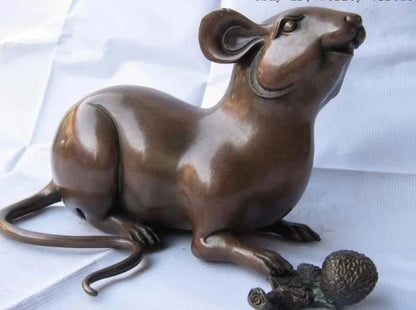 7 Chinese superb Pure Red Bronze Copper Carved lovely mouse Eat pinecone Statue