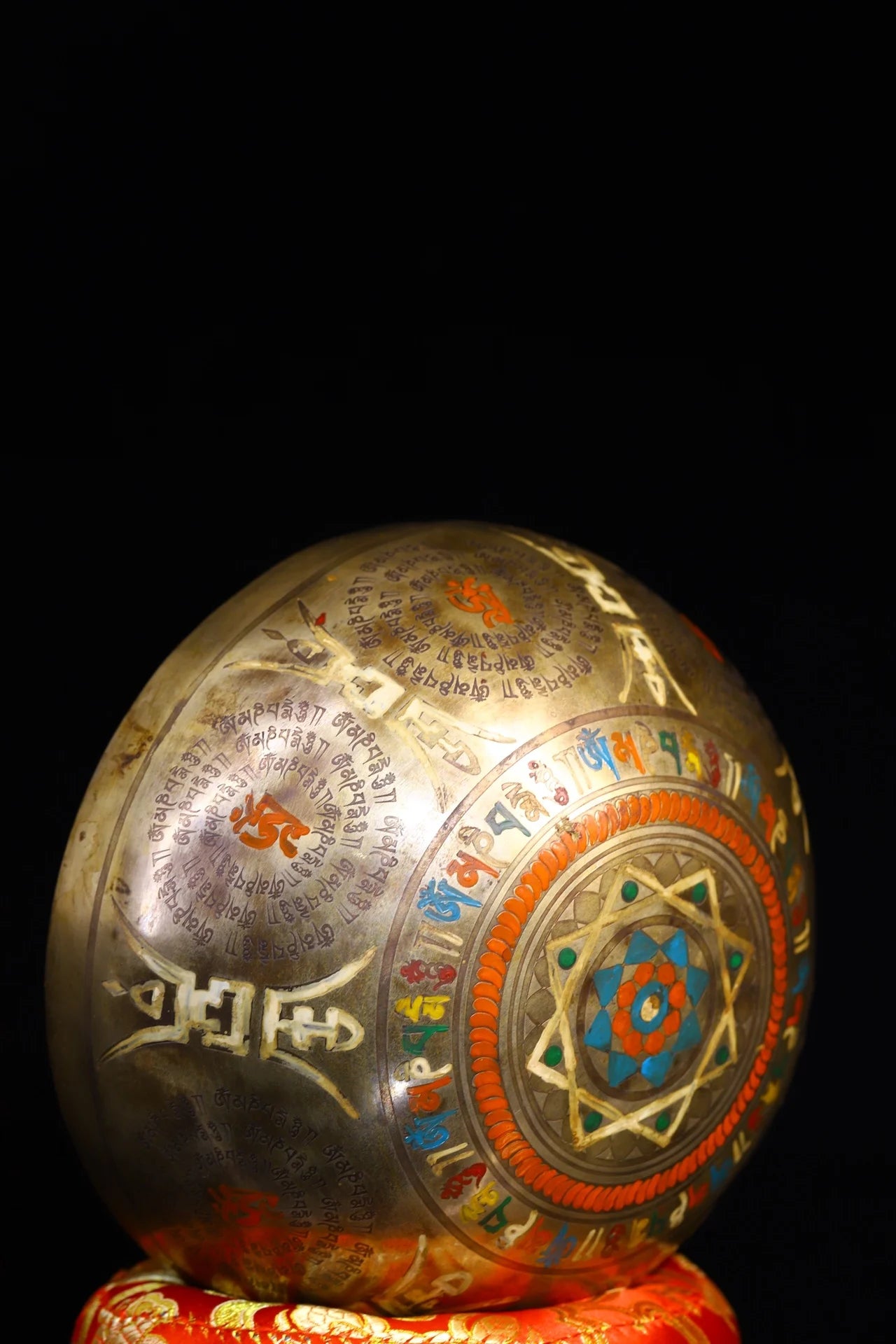 7"Tibet Temple Collection Old Bronze Painted  1000 Arm Guanyin Six Character Proverbs Buddhist music Bowl Worship Hall Exorcism