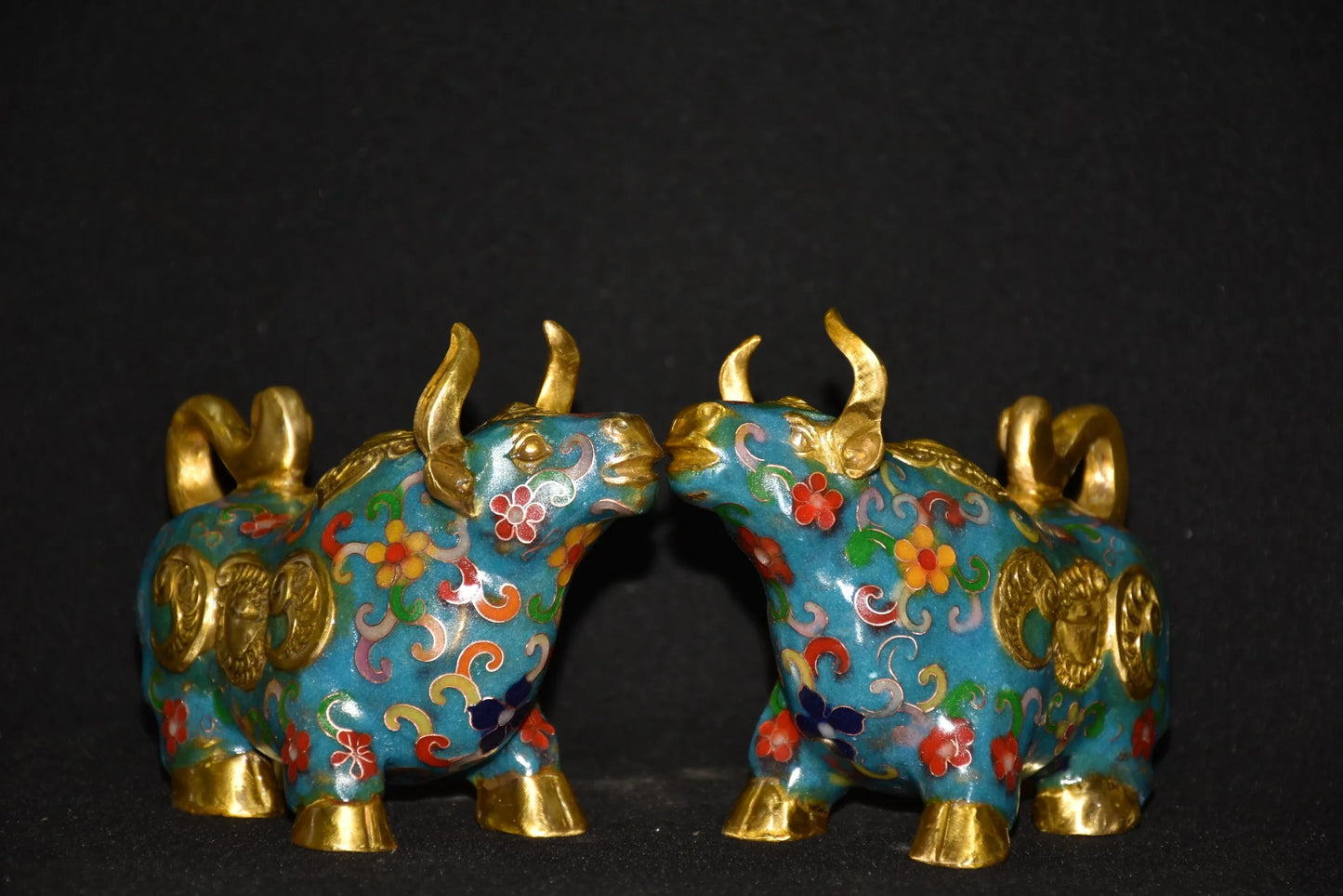 7"Tibetan Temple Collection Old Bronze Cloisonne Enamel cow Struggle of cattle A pair Amass wealth office Ornament Town House