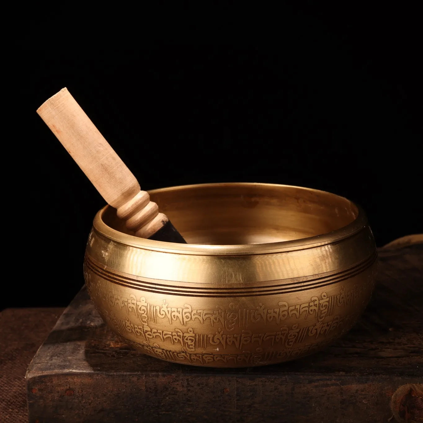 7"Tibetan Temple Collection Old Bronze Gilt Buddhist scriptures Shakyamuni Buddha sound bowl prayer bowl Town House Exorcism