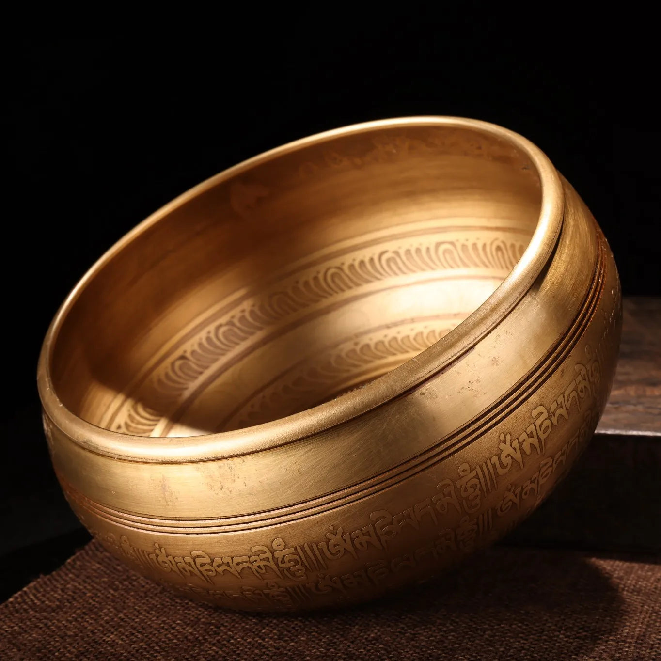 7"Tibetan Temple Collection Old Bronze Gilt Buddhist scriptures Shakyamuni Buddha sound bowl prayer bowl Town House Exorcism