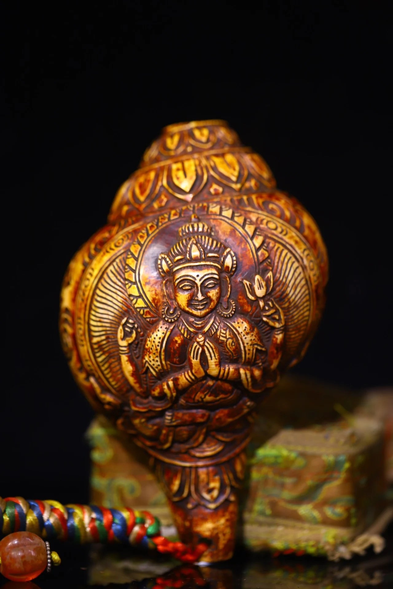 7"Tibetan Temple Collection Old Natural Conch Cinnabar Four armed Guanyin Buddha Conch Pendant Amulet Worship Hall Town house