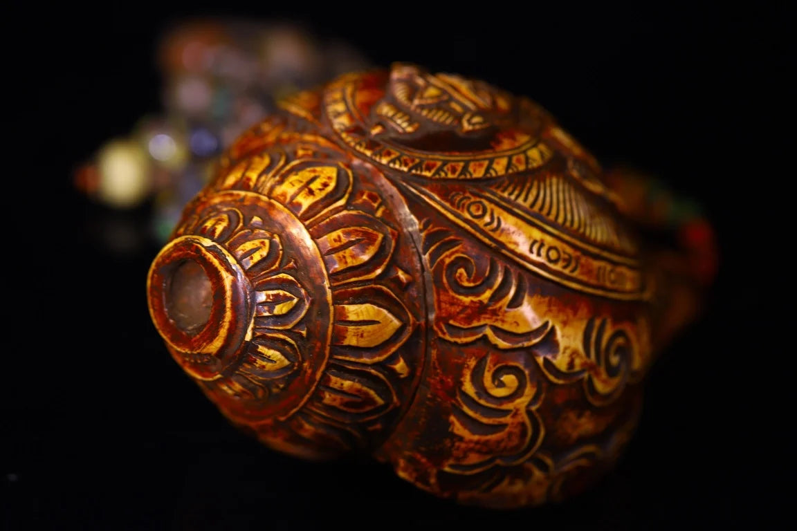 7"Tibetan Temple Collection Old Natural Conch Cinnabar Four armed Guanyin Buddha Conch Pendant Amulet Worship Hall Town house