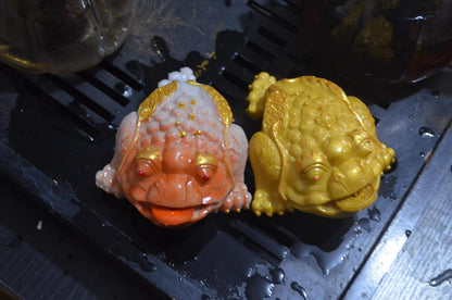 Toad Changing Color Resin Decoration KungFu Tea Tray Prosperity Good Luck (Red)