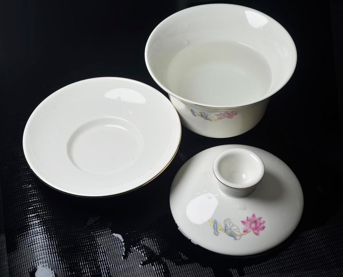 YXHUPOT Gaiwan White Porcelain teacup Sancai Tea Cup Set Booming Lotus Lid (9oz Medium bloom)