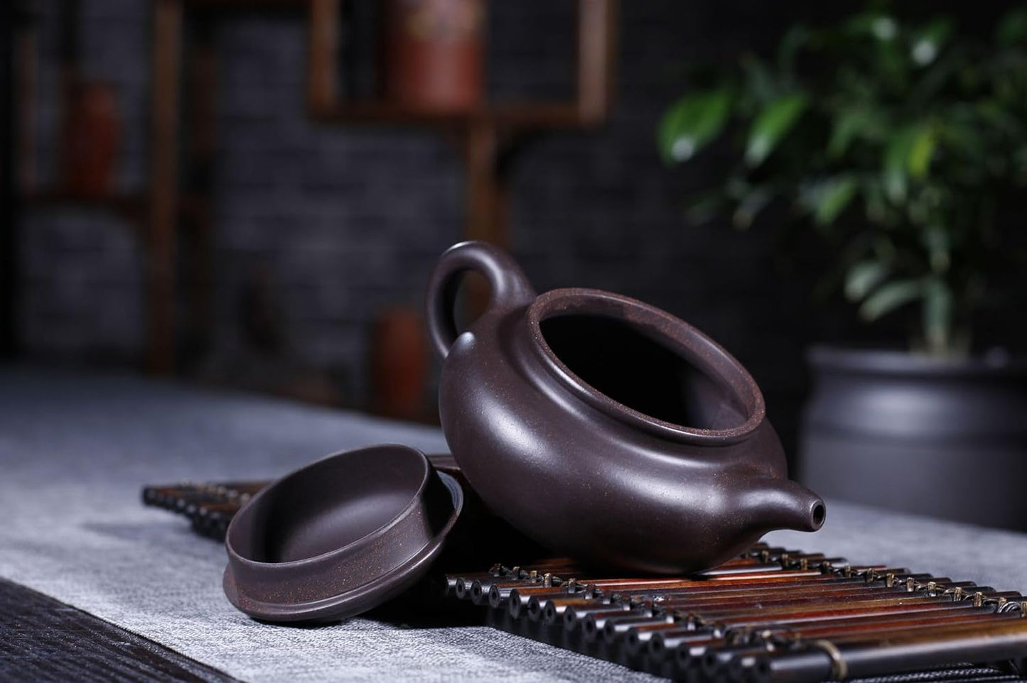 Teapot 10Oz Chinese Zisha Clay Pottery Handmade Fanggu Tea Pot Ceramics Black Mud Heijingang Kungfu Kettle (Black)