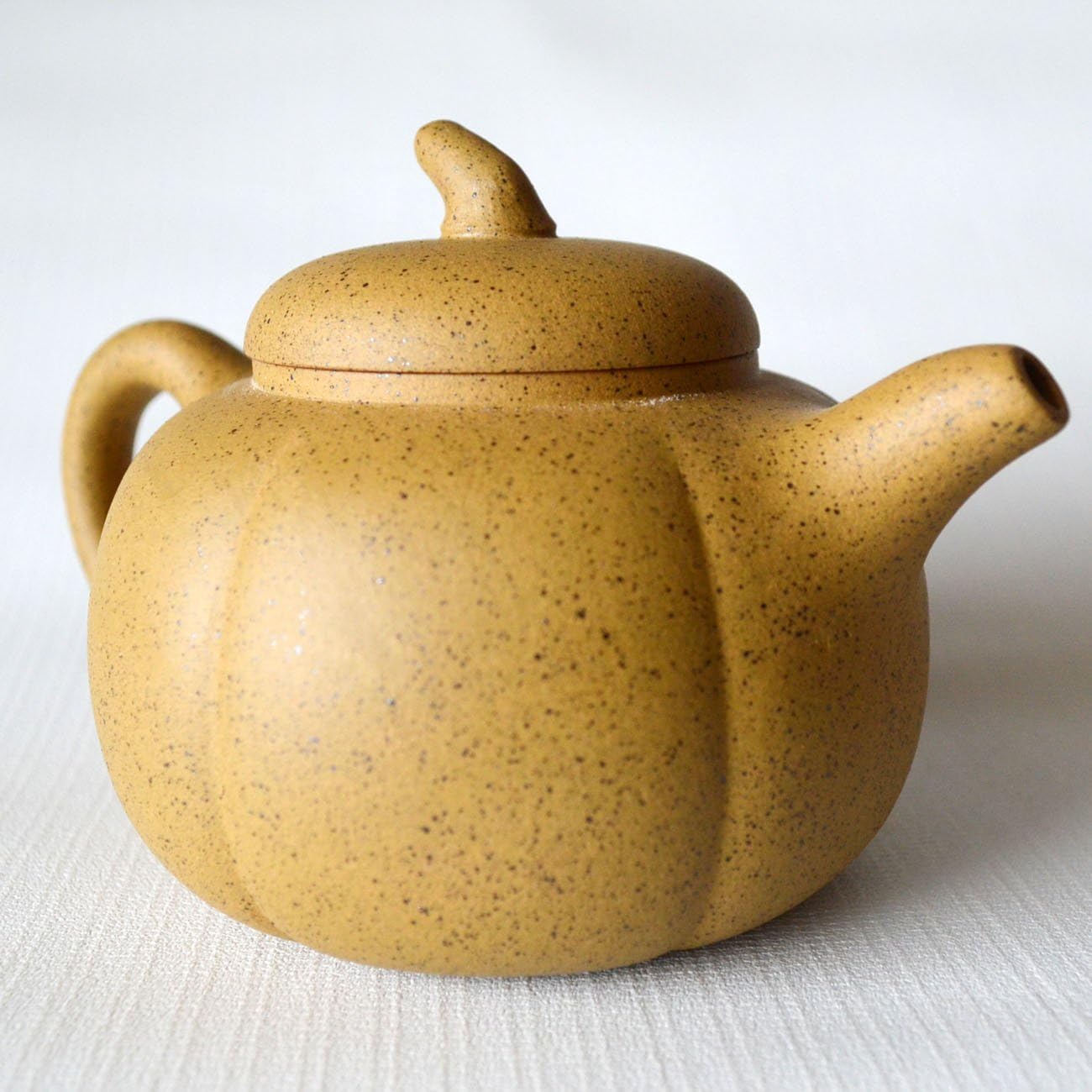 Teapot 8oz Chinese Yixing Clay Zisha Tea Pots Yellow Zini Eggplant for Loose Tea Coffee (Yellow)