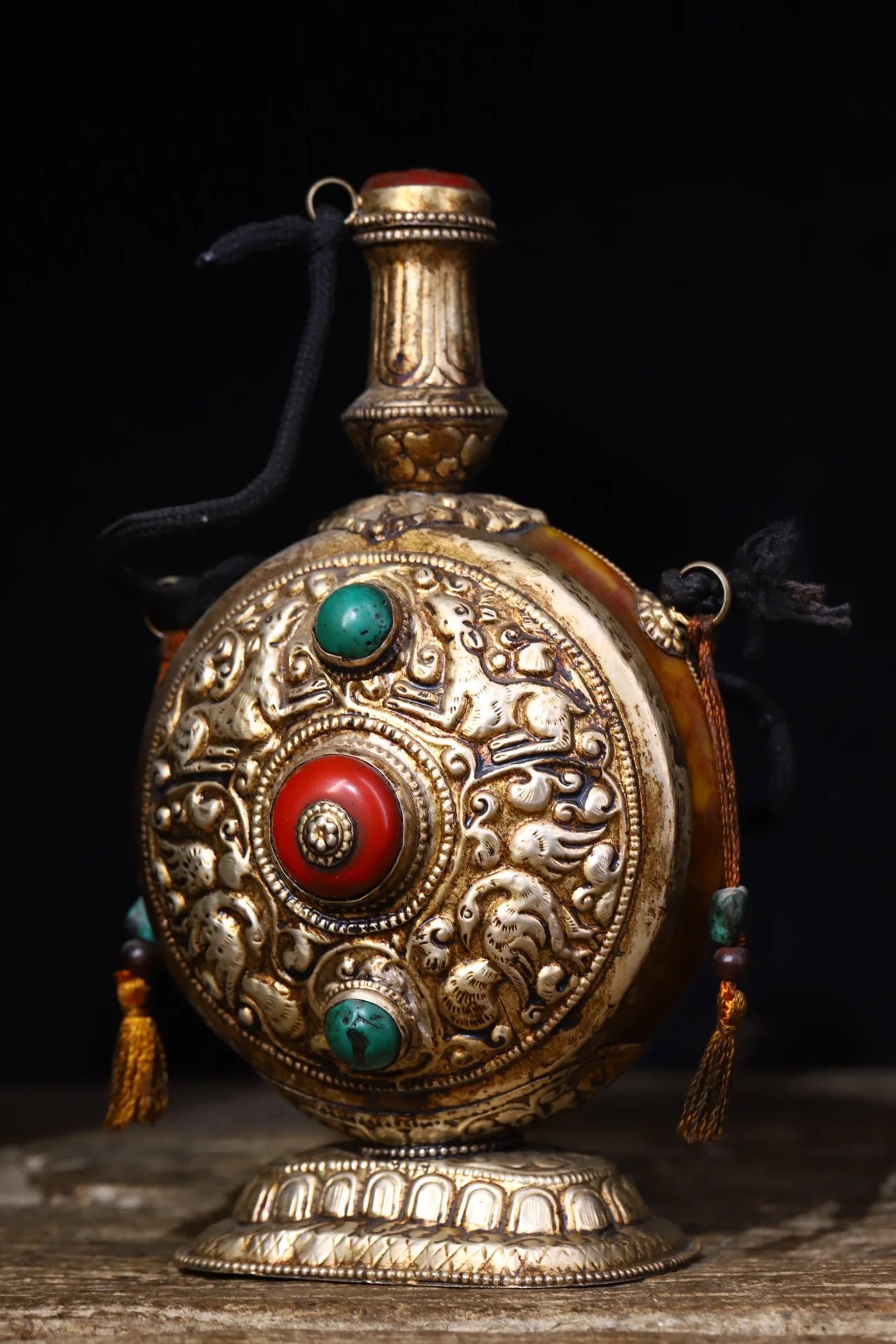 8"Tibetan Temple Collection Old Beeswax Tibetan silver Mosaic Gem Animal Pattern Snuff Bottle Worship Hall Town house Exorcism