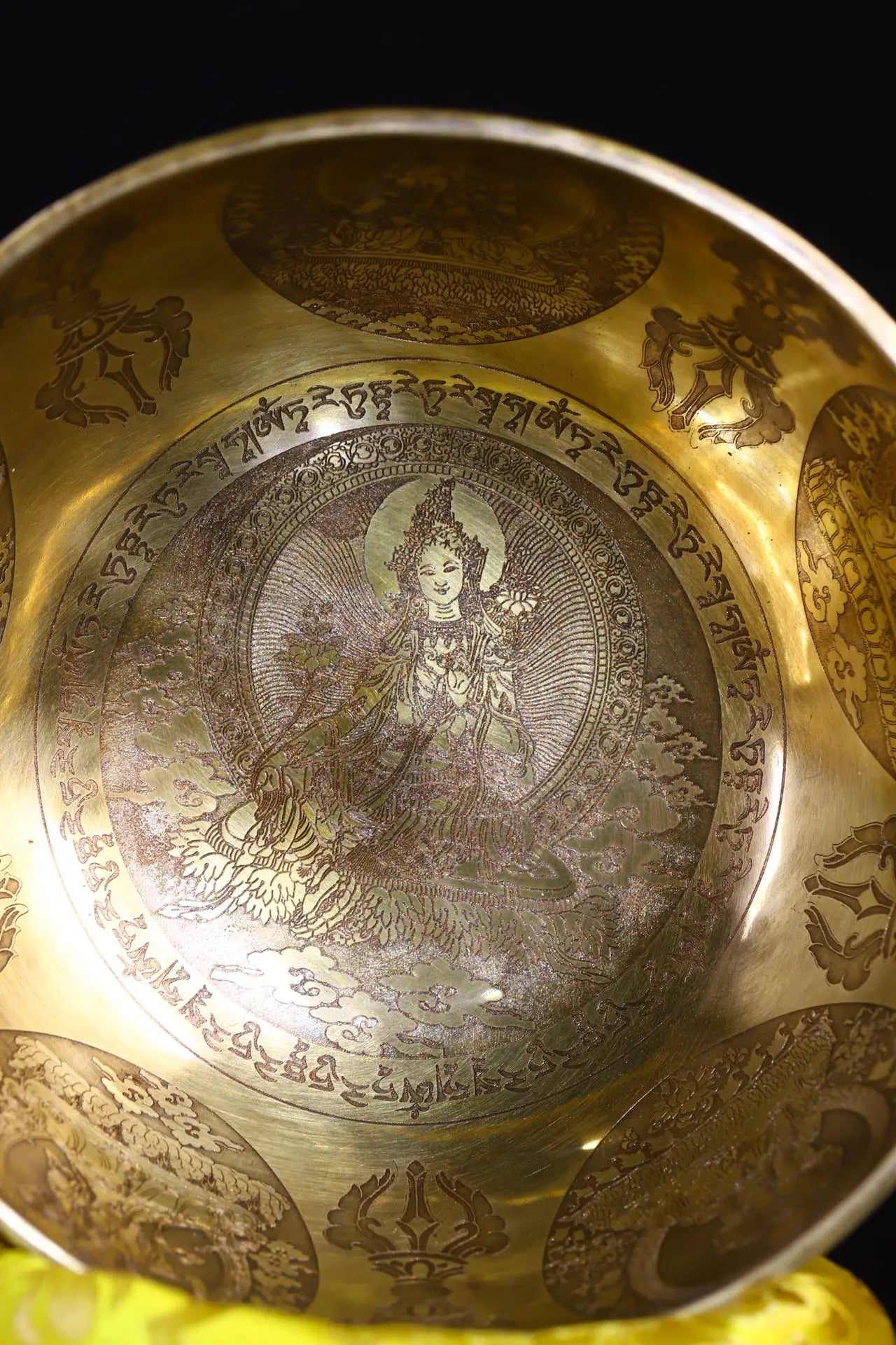 8"Tibetan Temple Collection Old Bronze Gilt Green Tara Bodhisattva Buddha Sound Bowl Prayer Bowl Amulet Dharma Worship Hall