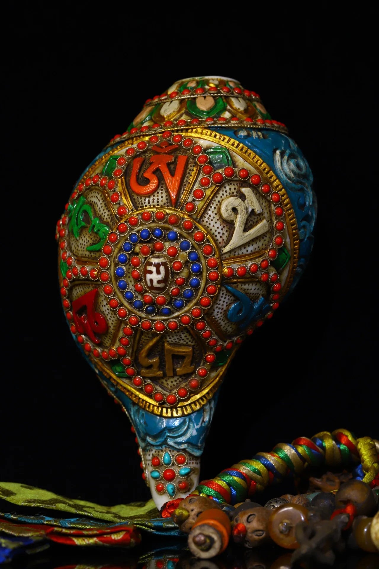 8"Tibetan Temple Collection Old Natural Conch painted Mosaic Gem Six Character Proverbs Conch Amulet Worship Hall Town house