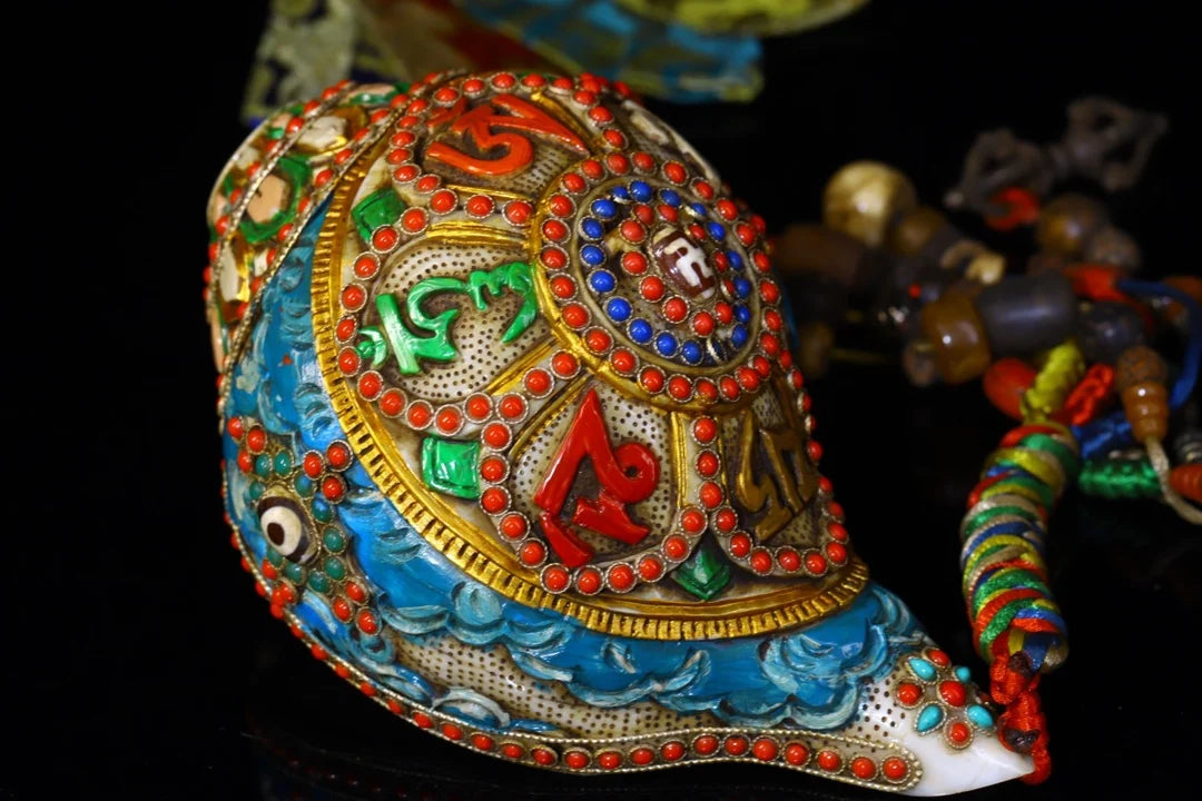 8"Tibetan Temple Collection Old Natural Conch painted Mosaic Gem Six Character Proverbs Conch Amulet Worship Hall Town house