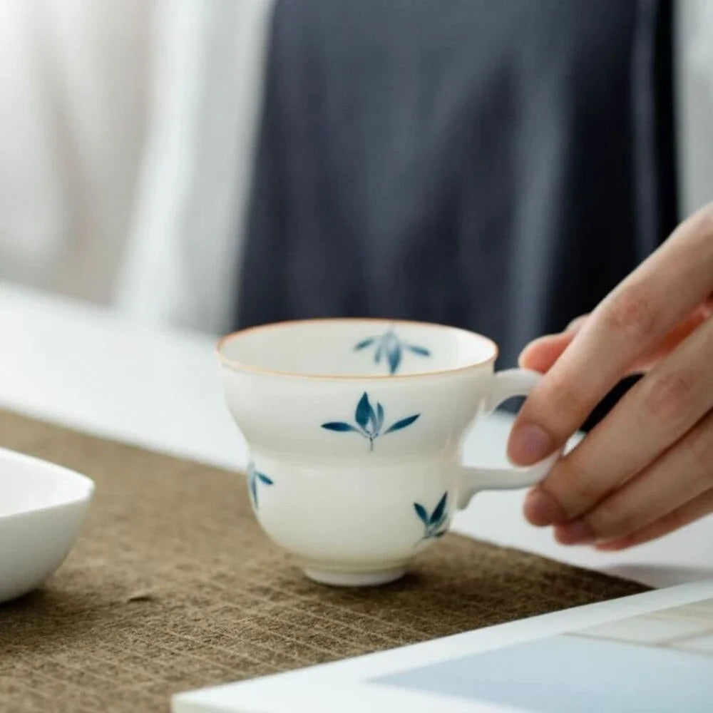 95ml Hand-painted Butterfly Orchid Gourd Tea Cup with Handle Luxury Smelling Cup Fragrance Master Cup Puer Tableware Ornaments